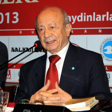 Türk: Kur’an meclis kürsüsüne konulup yemin edilirse, şaşmamak gerekir