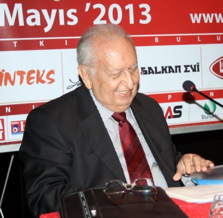 Türk: Kur’an meclis kürsüsüne konulup yemin edilirse, şaşmamak gerekir