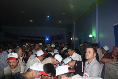 Türk Metal İş Sendikası'ndan Kardemir İşcisine Destek
