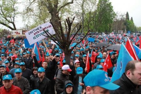 Türk Metal işçilerinden MESS’e protesto yürüyüşü