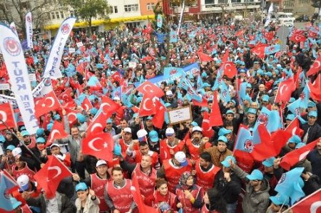 Türk Metal Sendikası Gebze mitingine binlerce işçi katıldı