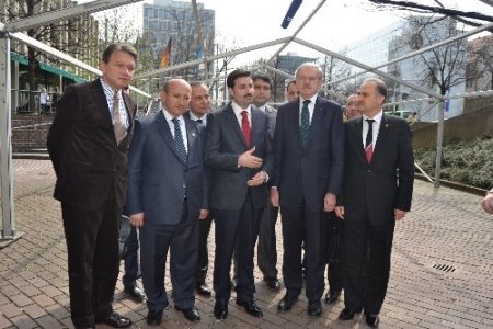 Türk milletvekilleri, NSU davasının görüleceği mahkemeyi ziyaret etti