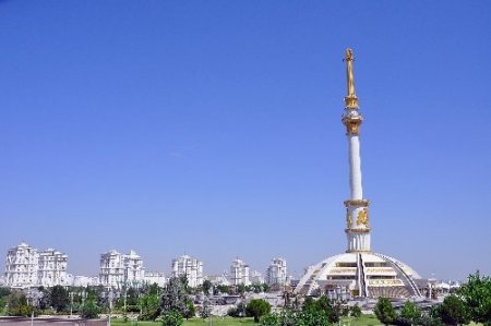 Türk müteahhitler ilk çeyrekte 3 milyar dolarlık iş aldı