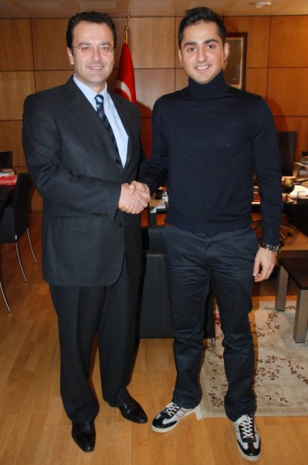 Türk öğrenci üniversite konseyine rekor oyla seçildi