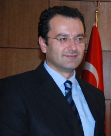 Türk öğrenci üniversite konseyine rekor oyla seçildi