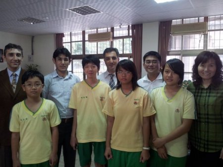 Türk Okulu'dan Van’a 'Geçmiş Olsun' Mektubunu Gönderen Okula Teşekkür Ziyareti