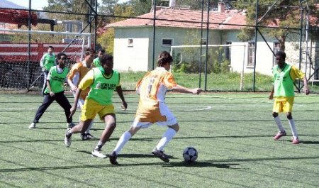 Türk okulun futbol takımının tamamı Somalili gençlerden oluşuyor