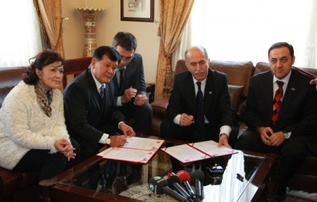 Türk okulundan memnun kalan Taylandlılar yenileri için Bursa’da