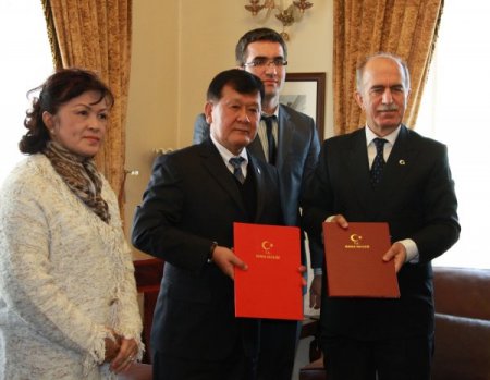 Türk okulundan memnun kalan Taylandlılar yenileri için Bursa’da