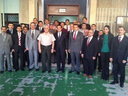 Türk okulunu ziyaret eden Genelkurmay Başkanı Özel’e öğrencilerden büyük ilgi