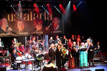 Türk popunun efsaneleri Ankara’da sahneye çıktı