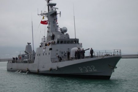 Türk Savaş Gemileri Rusya'da Tuz Ve Ekmekle Karşılandı