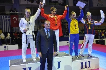 Türk tekvandocular ilk günde 4 madalya kazandı