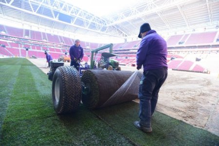 Türk Telekom Arena'da çimler serilmeye başlandı