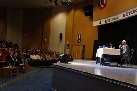 Türk Ve İranlı Hafızlar Kur'an Tilavetinde Bulundu