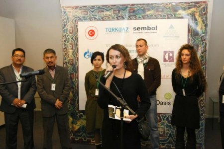 Türk Ve Kazak Sanatçılardan Örnek Davranış: Ortak Serginin Geliri Van'a