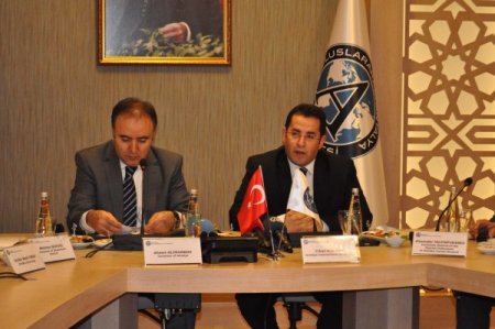 Türk ve Rus entelektüeller 2 ülke ilişkilerini masaya yatırdı