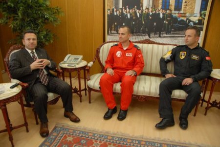 Türk Yıldızı Pilotlar: Milli Bayramlarda Daha Coşkuyla Uçuyoruz