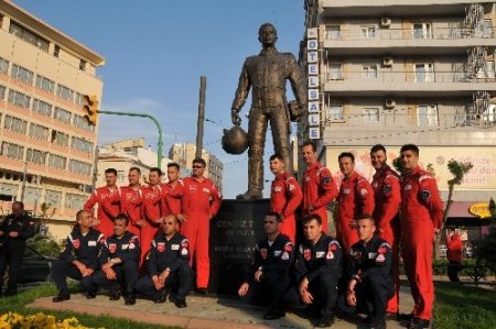 Türk Yıldızları, Kıbrıs Şehidi Cengiz Topel’i unutmadı