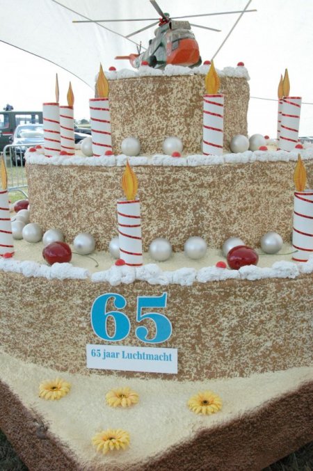 Türk Yıldızları Belçika Semalarını Renklendirdi