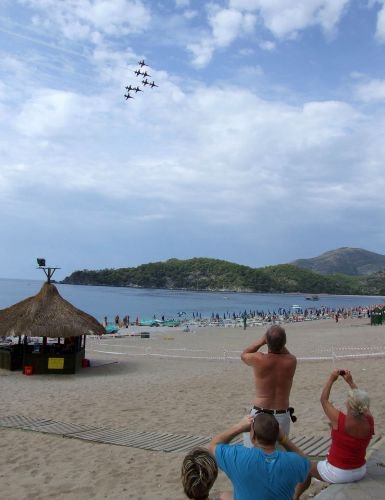 Türk Yıldızları Ölüdeniz Semalarında Gösteri Yaptı