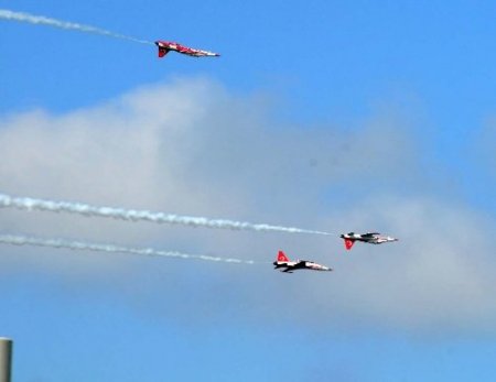 Türk Yıldızları'nın gösterisi ilgiyle izlendi