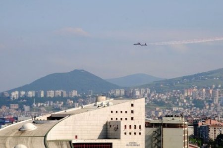 Türk Yıldızları'nın provasına yoğun ilgi