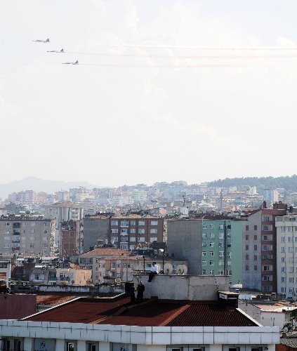 Türk Yıldızları'nın provasına yoğun ilgi
