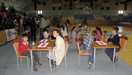 Türk zeka ve strateji oyunu Mangala turnuvasına büyük ilgi