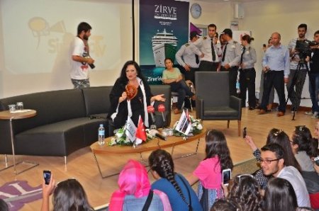 Türkan Şoray’dan 'Akil İnsanlar'a destek