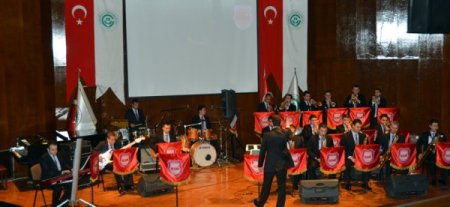 TÜRKAY Adana’da ayakta alkışlandı