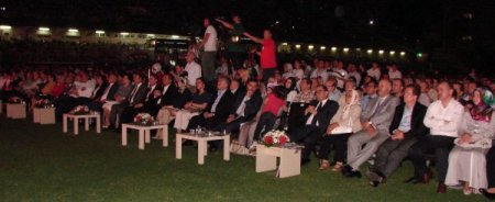 Türkçe Coşkusu Denizli’de Stadın Dışına Taştı