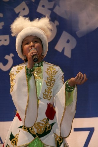 Türkçe olimpiyatlarında sahne Kazakistan’ın