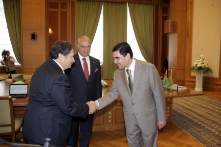 Türkçe Olimpiyatları’ndan Berdimuhamedov’a Ödül