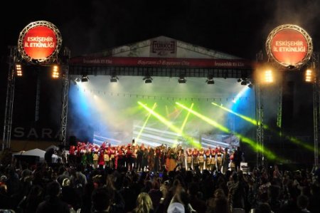 Türkçe Sevdalıları Yunus Emre’nin Torunlarıyla Buluştu