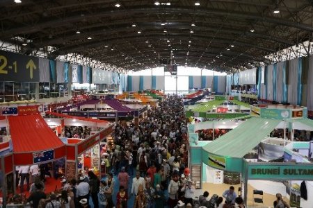 Türkçe Şöleni için birçok ilden insanlar İzmir'e akın etti