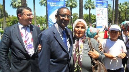 Türkçe Şöleni'ne katılan Gine Ticaret Bakanı: Burada olmaktan onur duyuyorum