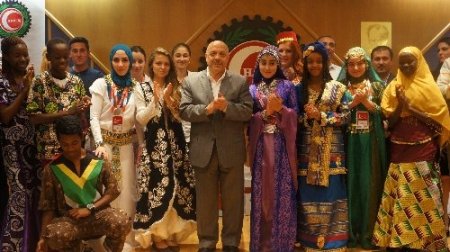 Türkçenin Çocukları Hak-İş'i ziyaret etti
