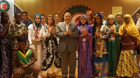 Türkçenin Çocukları Hak-İş'i ziyaret etti