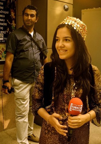 Türkçeyi öğrenen Suriyeli Yadigar, ilk röportajını bakanla yaptı