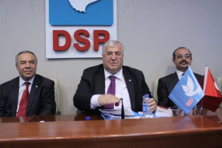 Türker: Akdoğan'ın Başbakan'ın danışmanı olması anayasa ihlalidir