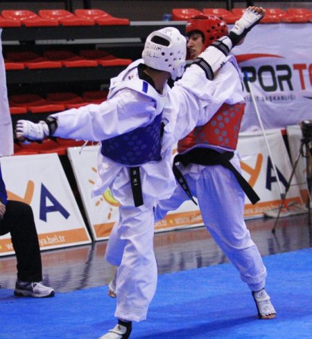 Türkiye Büyükler Tekvando Şampiyonası'nda birinciler İzmir ve İstanbul'dan çıktı