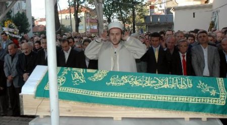 Türkiye Değişim Hareketi Sakarya İl Temsilcisi Vedat Özer Toprağa Verildi