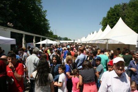 'Türkiye Festivali' yüz binleri ağırladı