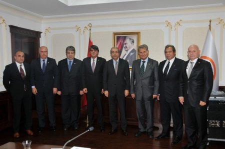 Türkiye Jokey Kulübü yönetiminden Bakan Eker’e ziyaret