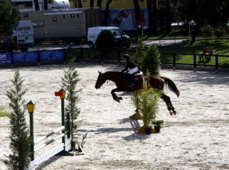Türkiye Kupası Binicilik Müsabakaları devam ediyor