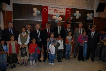 Türkiye Moda Ve Hazır Giyim Federasyonu, Adıyaman'da 560 Öğrenciyi Giydirdi
