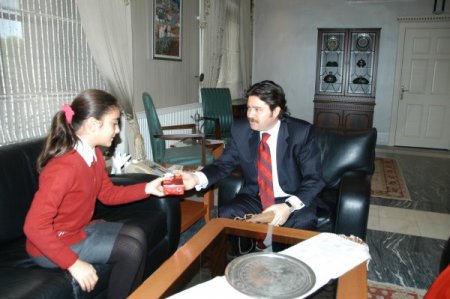 Türkiye okuma şampiyonu öğrenci, ilk romanını yazdı