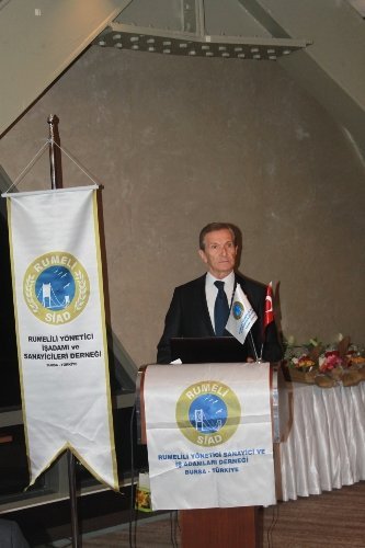 'Türkiye önümüzdeki bir kaç yıl yüzde 4'ten fazla büyümemeli'