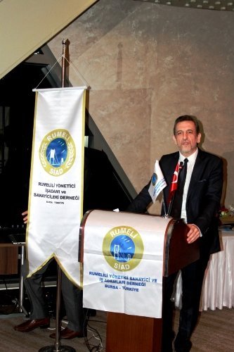 'Türkiye önümüzdeki bir kaç yıl yüzde 4'ten fazla büyümemeli'